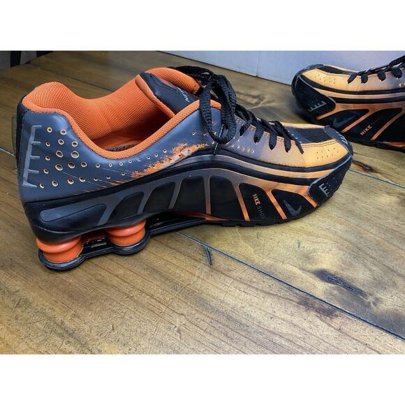 Nike Shox R4 Neymar Shoes Sneakers Black Orange Gym BV1111-100 Mens Size 9.5 main image 8